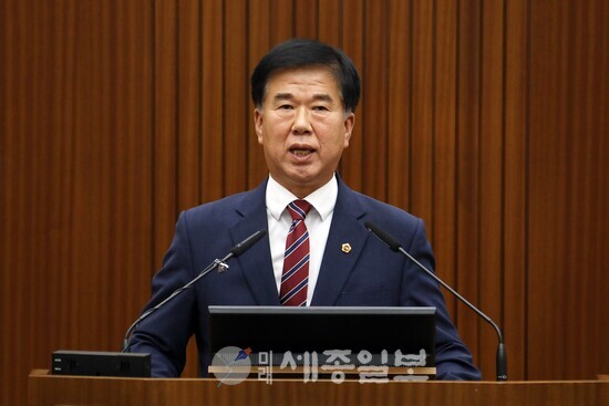 김동빈 의원이 15일 세종시의회 제1차 정례회 본회의에서 발언 하고 있다.